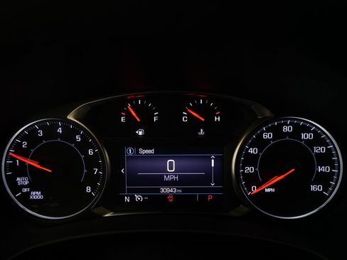 Used 2023 GMC Terrain SLE w/ Driver Convenience Package image 2