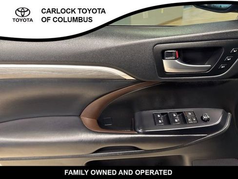 Used 2019 Toyota Highlander Limited Platinum image 11