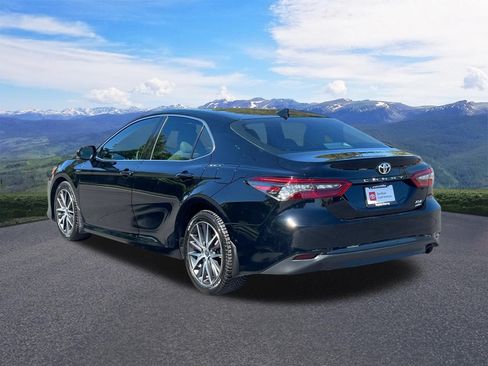 Used 2022 Toyota Camry XLE w/ Carpet Mat Package (TMS) AWD/4WD image 3
