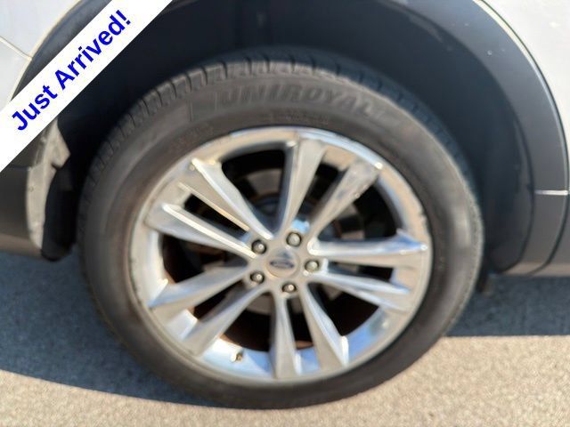 Used 2018 Ford Explorer Limited w/ Equipment Group 301A FWD image 18