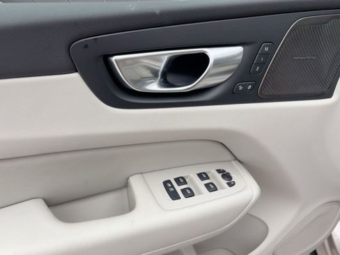 New 2026 Volvo XC60 B5 Ultra w/ Climate Package image 12