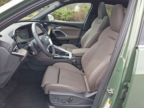 Certified 2025 Audi Q5 Premium Plus w/ Premium Plus image 14