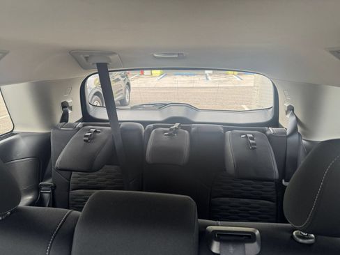 Used 2025 Nissan Pathfinder SV FWD image 31