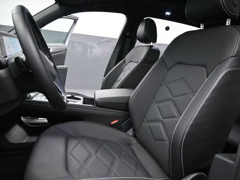 Used 2024 Volkswagen Atlas Cross Sport SE image 15