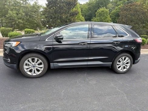 Used 2020 Ford Edge Titanium w/ Equipment Group 301A AWD/4WD image 3