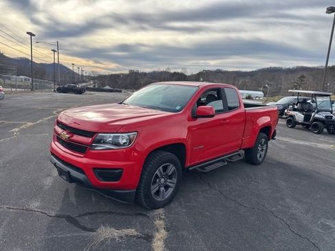 Used 2018 Chevrolet Colorado W/T w/ Custom Special Edition AWD/4WD image 4