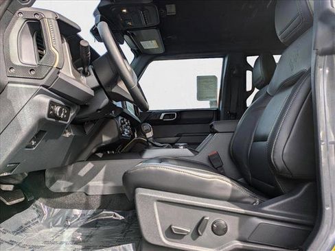 New 2025 Ford Bronco Badlands image 4