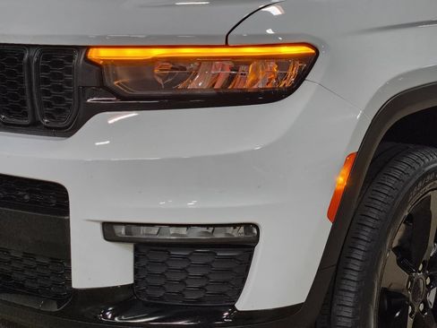 Used 2024 Jeep Grand Cherokee L Limited w/ Black Appearance Package AWD/4WD image 14