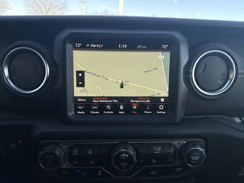 Used 2023 Jeep Wrangler Sahara w/ Cold Weather Group image 26