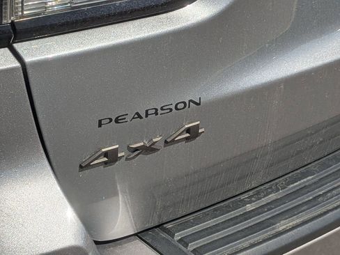 Used 2016 Jeep Grand Cherokee Laredo 75th Anniversary image 12