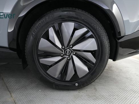 Used 2024 Nissan Ariya AWD image 9