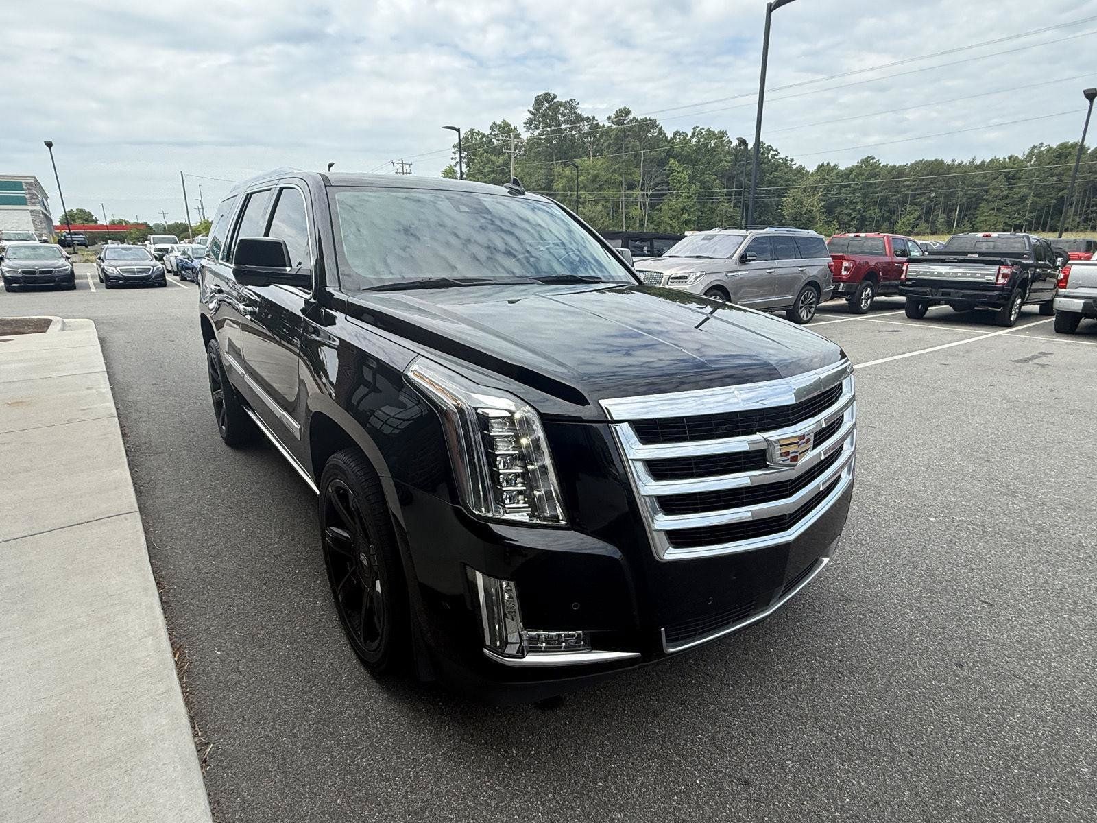 Used 2020 Cadillac Escalade Premium Luxury RWD image 27