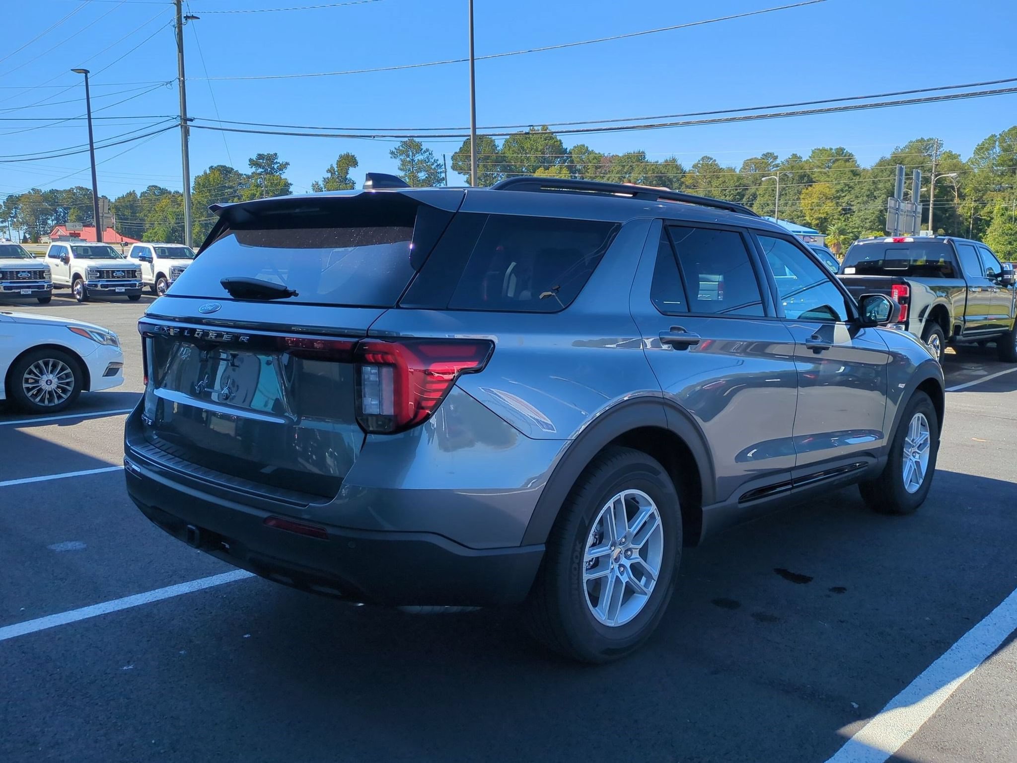 Certified 2026 Ford Explorer Active RWD image 5