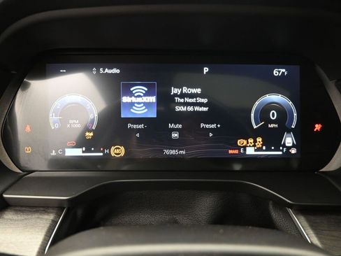 Used 2022 Jeep Grand Cherokee L Limited AWD/4WD image 18