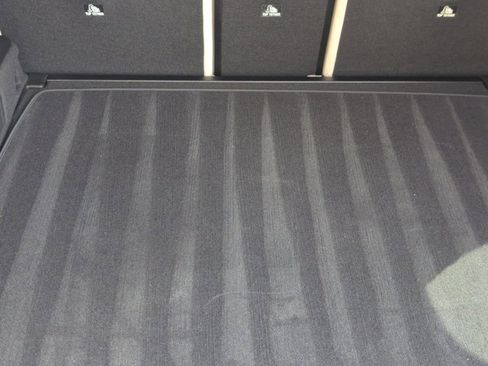 Used 2025 Mercedes-Benz GLB 250 4MATIC image 6