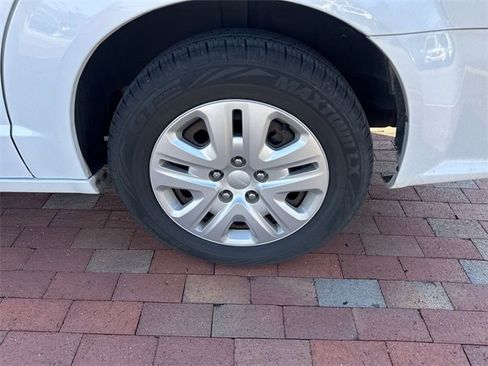 Used 2019 Dodge Grand Caravan SE image 6