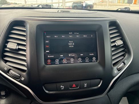 Used 2021 Jeep Cherokee Latitude Lux FWD image 20