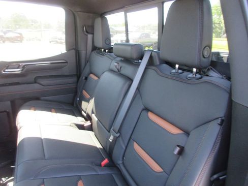 New 2026 GMC Sierra 1500 AT4 w/ AT4 Premium Package AWD/4WD image 14
