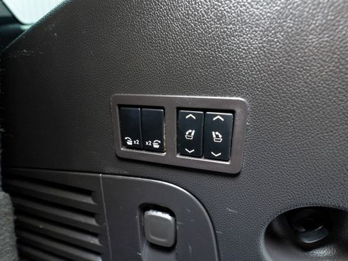 Used 2019 GMC Yukon SLT image 37