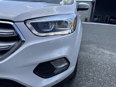 Used 2019 Ford Escape Titanium FWD image 9