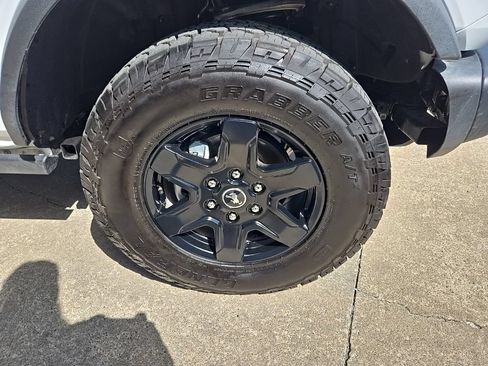 Used 2024 Ford Bronco Black Diamond AWD/4WD image 25