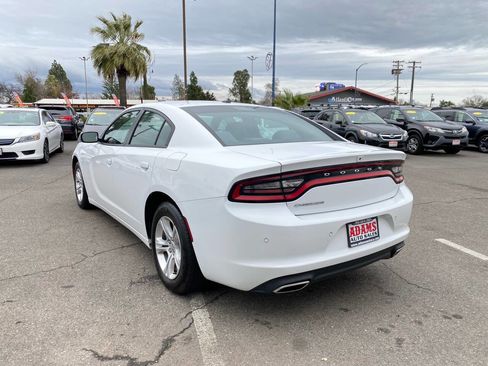 Used 2019 Dodge Charger SXT image 5