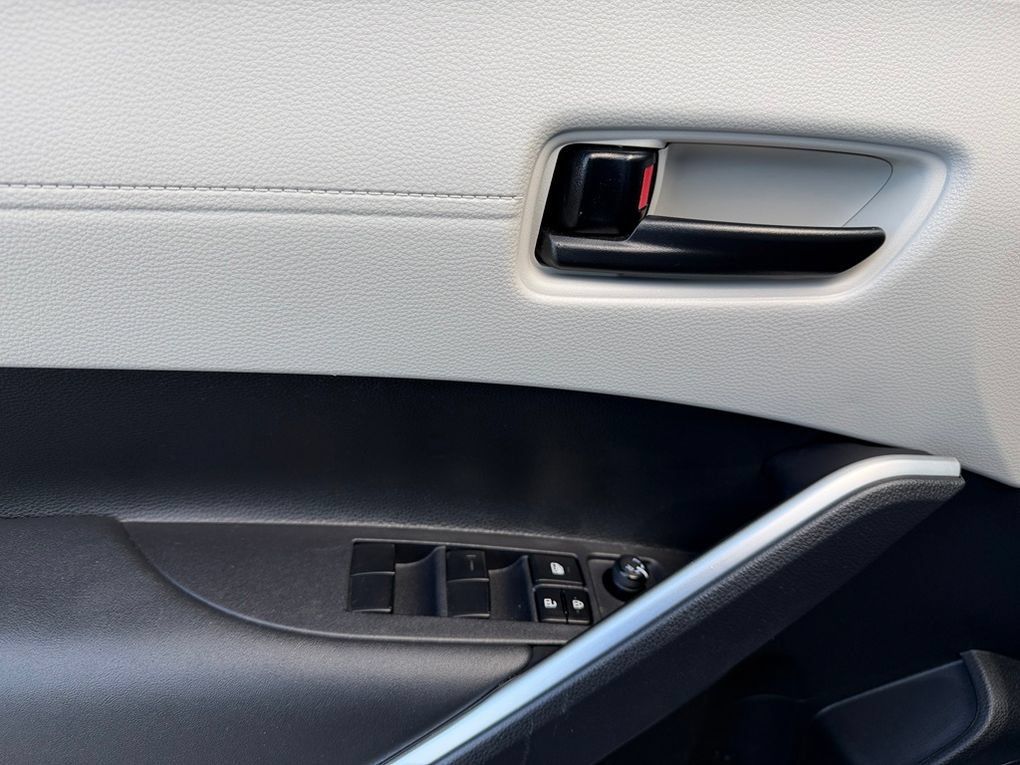 Used 2023 Toyota Corolla Cross L FWD image 40