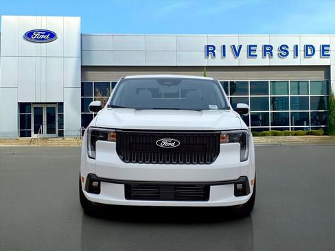 New 2025 Ford Maverick Lobo image 2