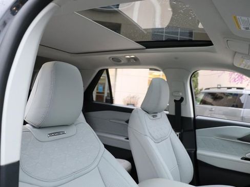 New 2026 Ford Explorer Platinum image 8