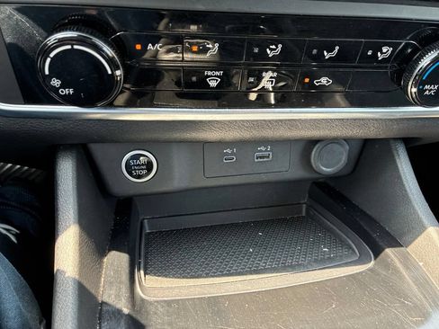 Used 2023 Nissan Rogue S AWD/4WD image 30