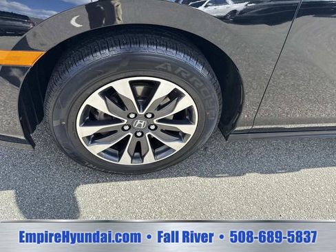 Used 2024 Honda Odyssey EX-L image 12