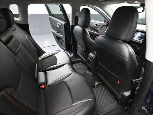 Used 2019 Jeep Compass Trailhawk AWD/4WD image 38