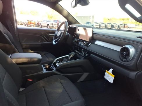 New 2026 Chevrolet Colorado LT image 16