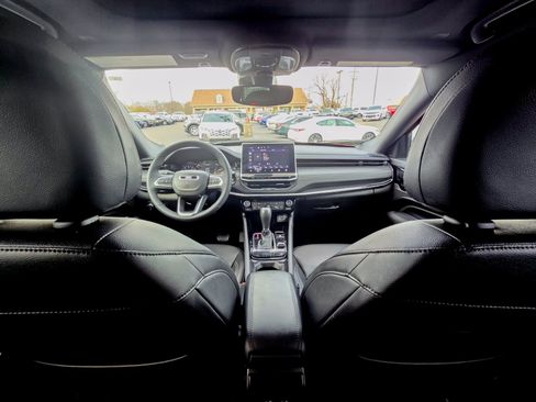 Used 2024 Jeep Compass Latitude w/ Sun and Sound Group image 2