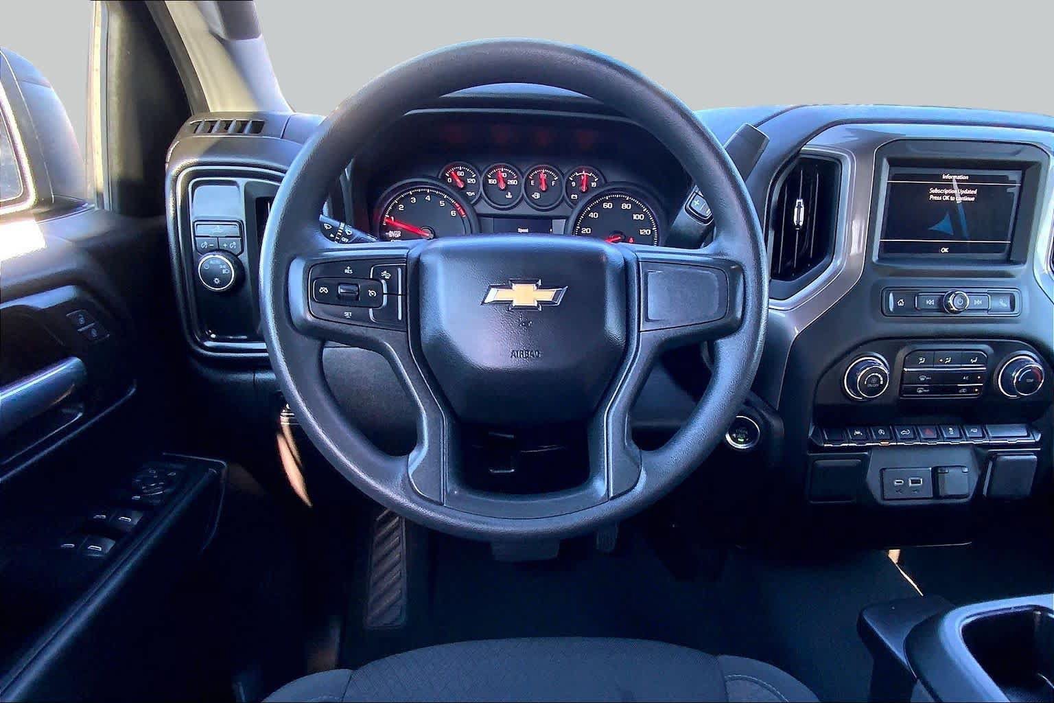Used 2025 Chevrolet Silverado 1500 Custom RWD image 5