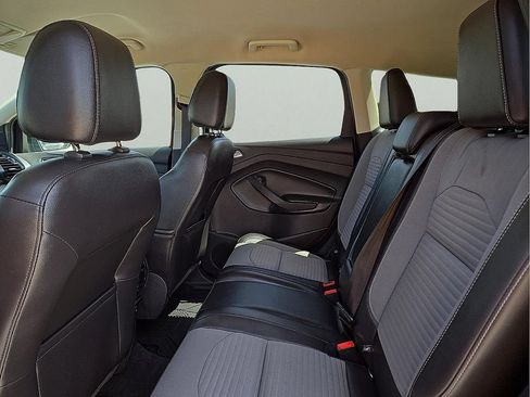 Used 2017 Ford Escape SE w/ Equipment Group 201A FWD image 10