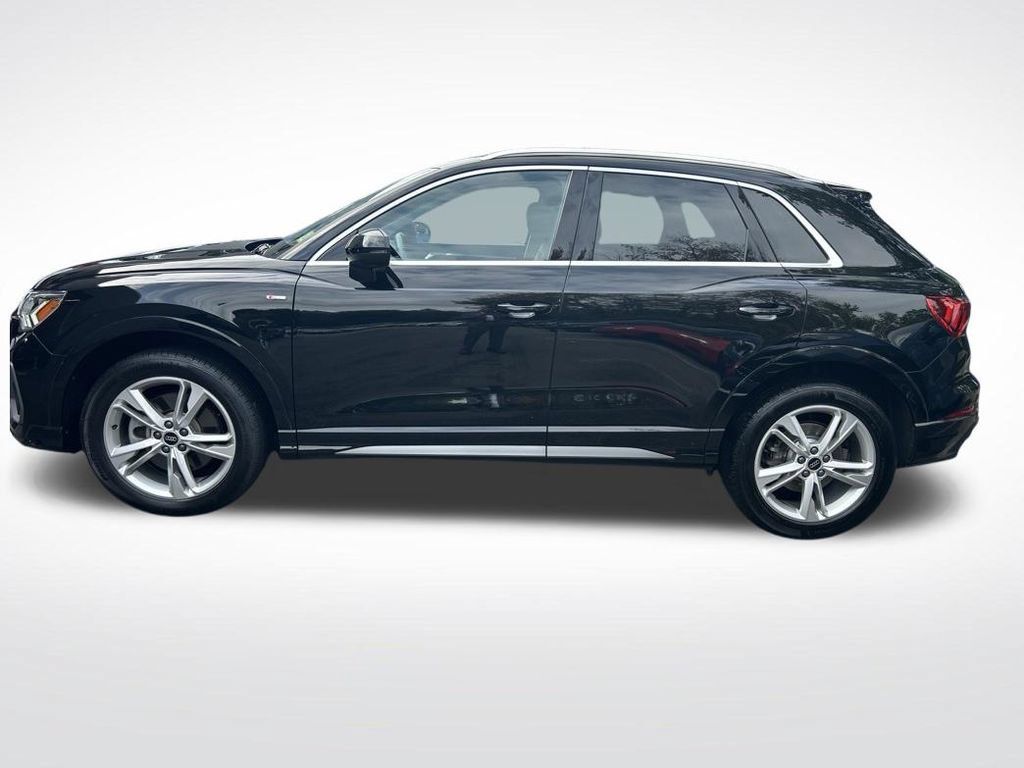 Used 2024 Audi Q3 2.0T Premium Plus AWD/4WD image 2