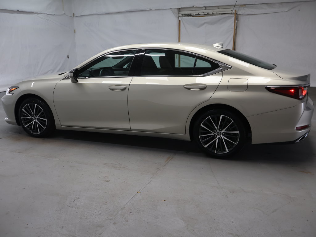 Used 2023 Lexus ES 350 w/ Premium Package FWD image 4