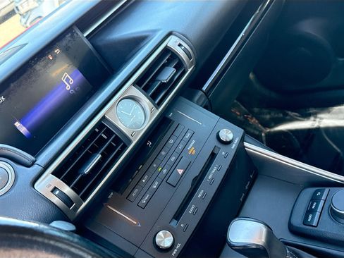 Used 2015 Lexus IS 250 image 27