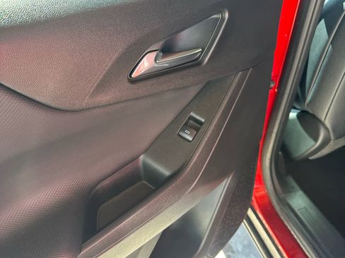 Used 2025 Chevrolet Equinox LT w/ Convenience Package II image 35