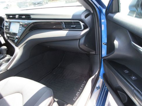 Used 2019 Toyota Camry LE FWD image 17