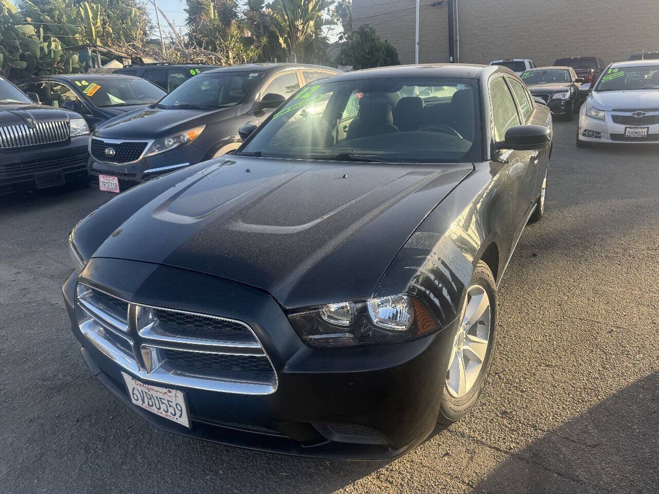 Used 2012 Dodge Charger SE RWD image 2