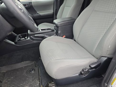 Used 2020 Toyota Tacoma SR image 17