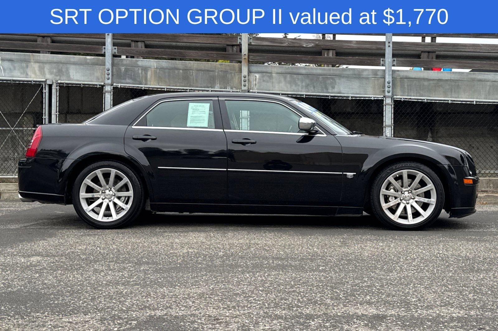 Used 2007 Chrysler 300 SRT8 w/ SRT Option Group II RWD image 3