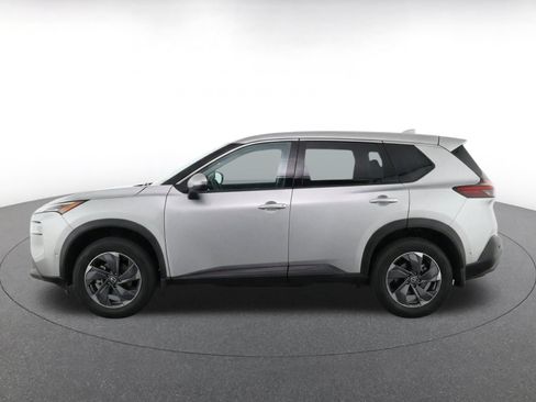 Used 2025 Nissan Rogue SV AWD/4WD image 4