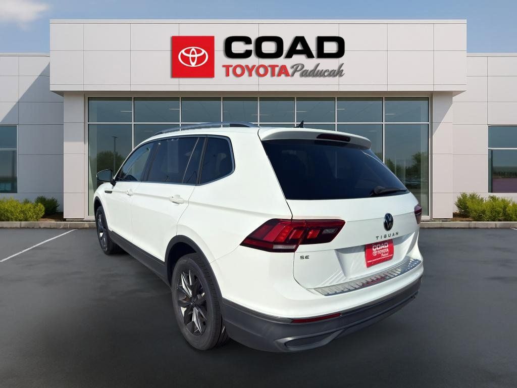 Used 2024 Volkswagen Tiguan SE FWD image 3