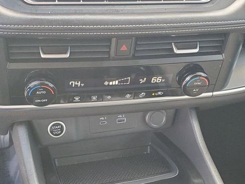 Certified 2023 Nissan Rogue SV image 27