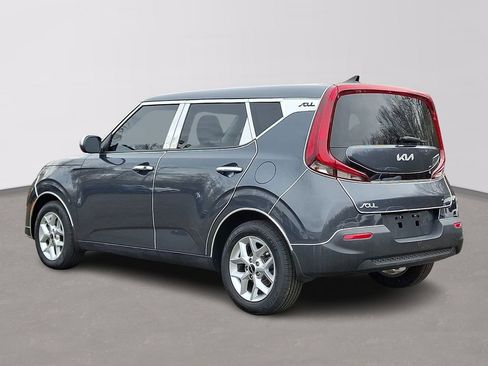 Used 2022 Kia Soul S image 4