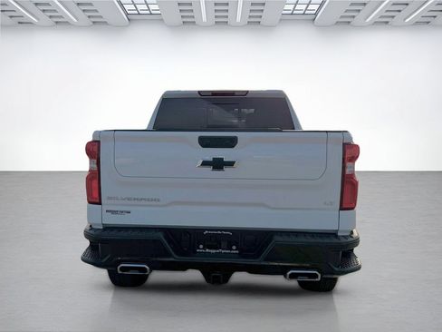 Used 2025 Chevrolet Silverado 1500 LT Trail Boss w/ Convenience Package II AWD/4WD image 4
