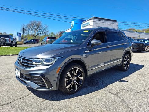 Used 2022 Volkswagen Tiguan SEL R-Line AWD/4WD image 3